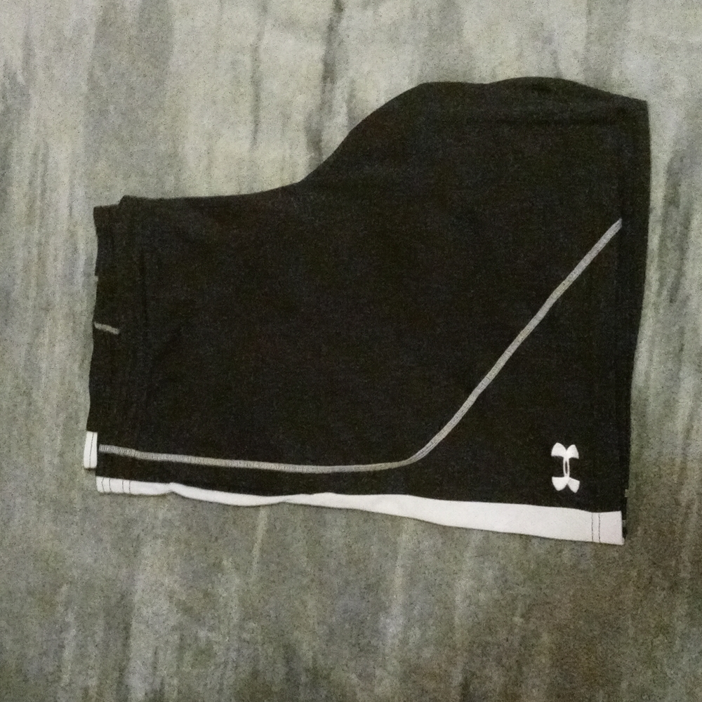 Black/White Under Armour Shorts (XL/G)